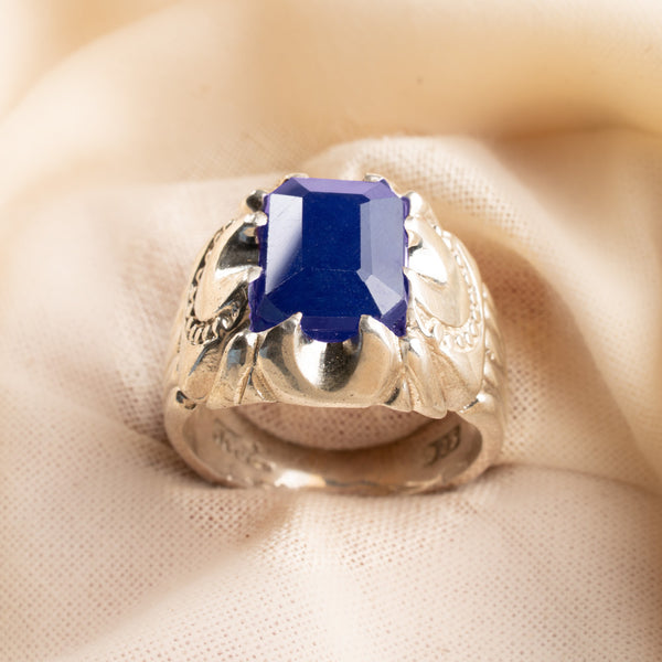 Blue Yaqoot sapphire ring